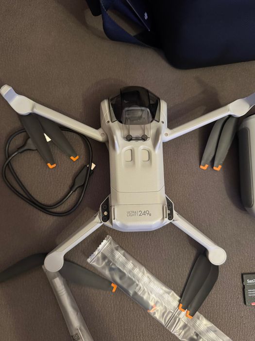 DJI Mini 3 com RC + muitos Extras