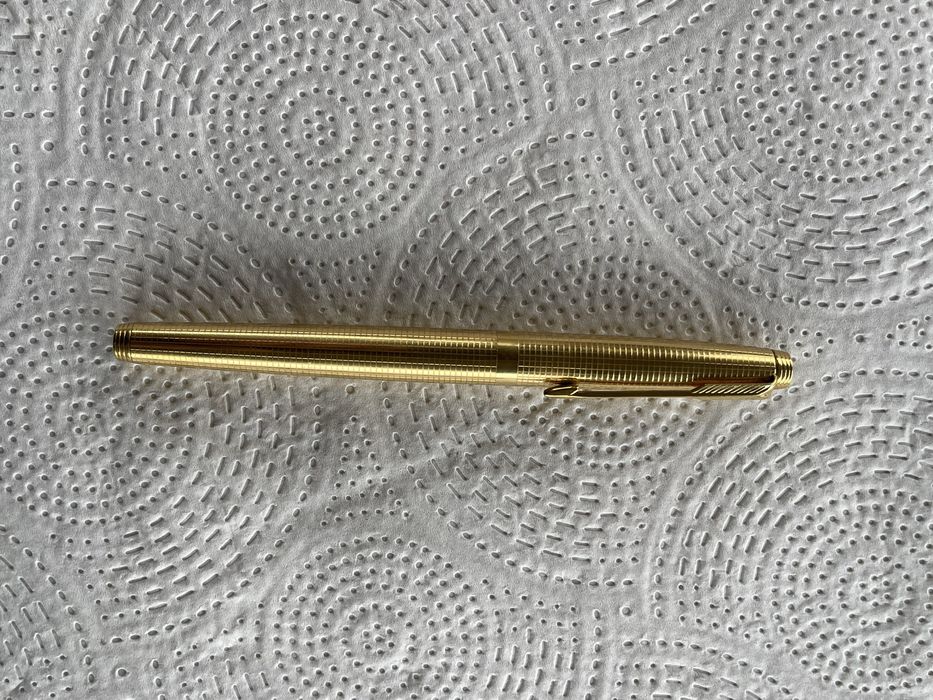 Caneta tinta permanente PARKER 180 INSIGNIA ( banhada a ouro ) vintage USA