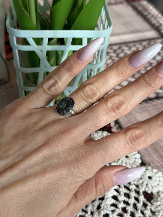 Серебряное кольцо мистик топаз