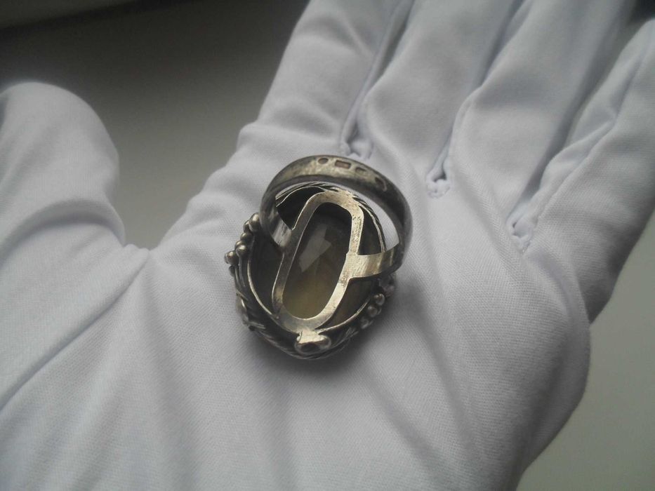 Stary srebrny duży pierścień z topazem dymnym - cena ost