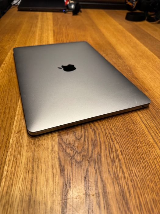 Macbook Pro Mac OsX 2019 13" 16GB 1,4 Quad-Core Intel Core i5 Szary