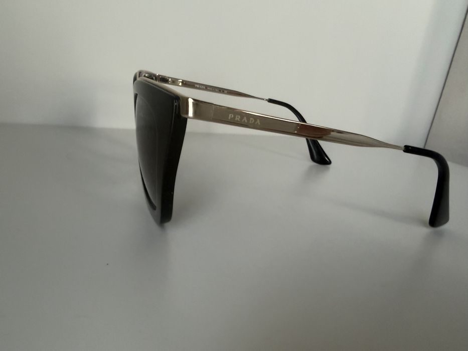 Okulary przeciwsloneczne PRADA