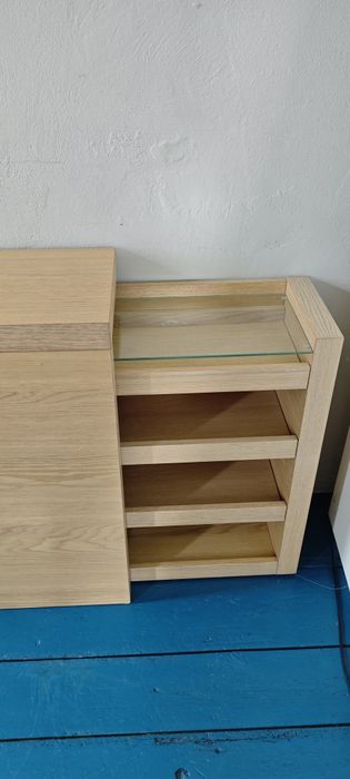 Zagłówek / Stolik-konsola rozkładany na kółkach stan idealny - popularny model IKEA z serii MALM