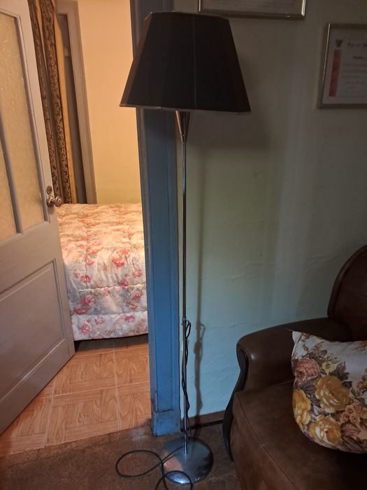 Candeeiro de pé metal