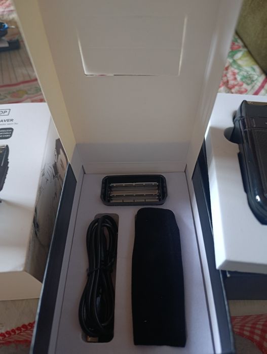 Cordless shaver Afeitadora inalámbrica | Barbeador sem fio