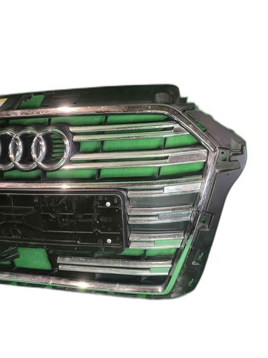 Grelha do Pára-Choques Central AUDI A3 Sportback 8V3853651AB (OEM)