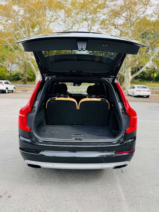 Volvo XC90      2018