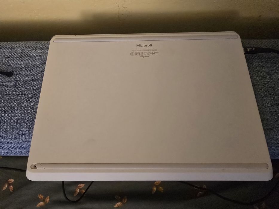 Surface laptop Go mod 1943