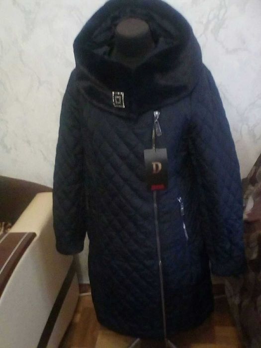 Жіноча зимова куртка (розмір 50,56)