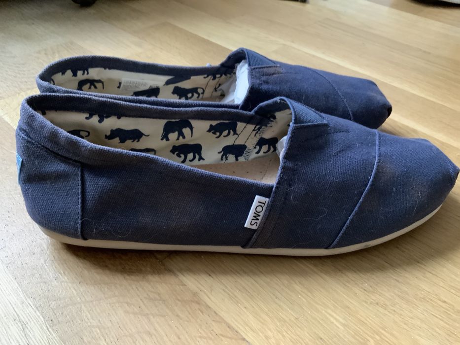 Buty TOMS M11 eu 44 29 cm z defektem  opis