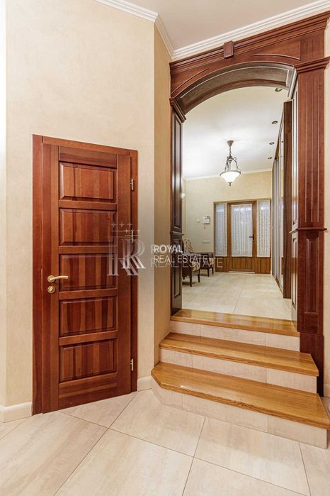 Продаж Таунхаусу 245 м2 КМ Золоті Ворота Козин Київська обл З Ремонтом