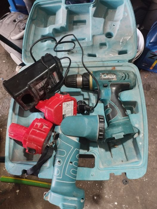 Шуруповерт + фонарь  Макита