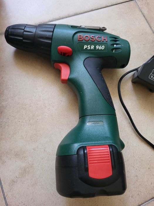 Aparafusadora Bosch perfuradora PSR 960
