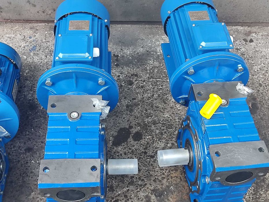 Мотор-редуктор NMRV30, 40, 50, 63, 90, 110, 130, 150 с мотором