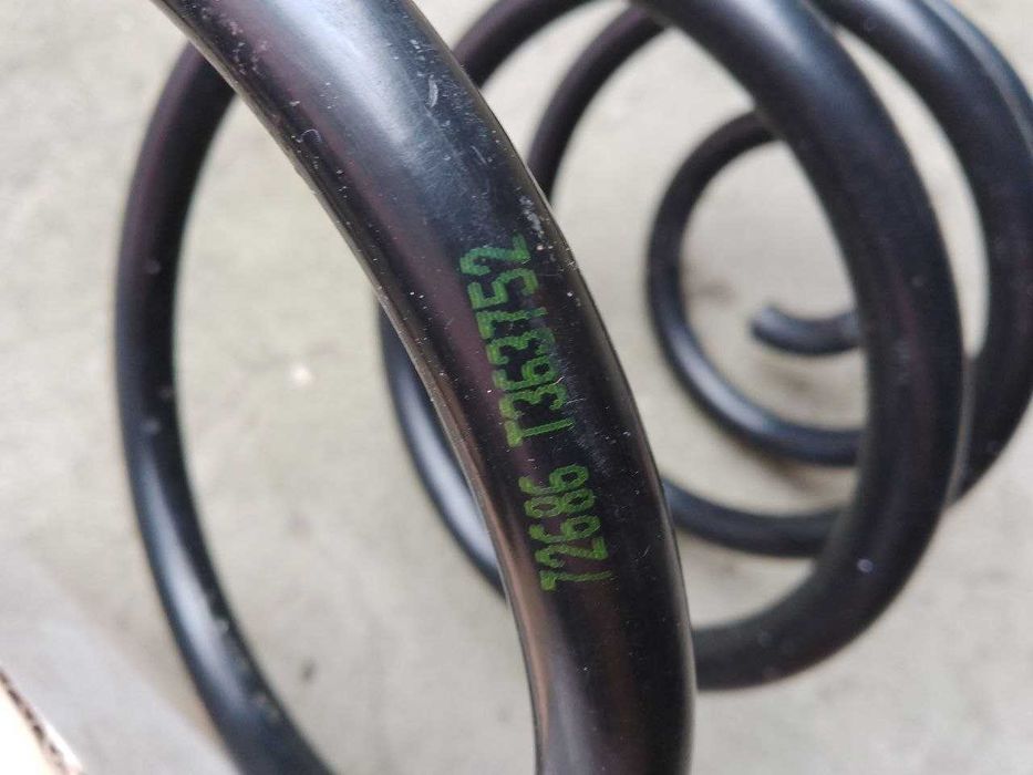 Пружина подвески OPEL 426­3408 Lesjöfors