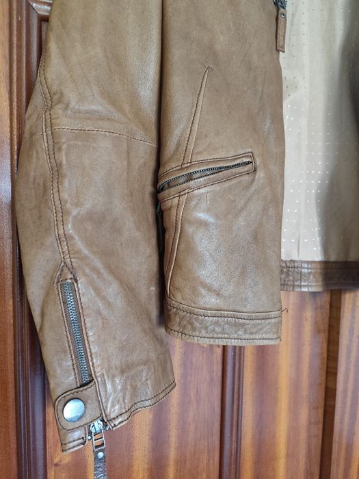 Casaco de pele Camel Pull&Bear