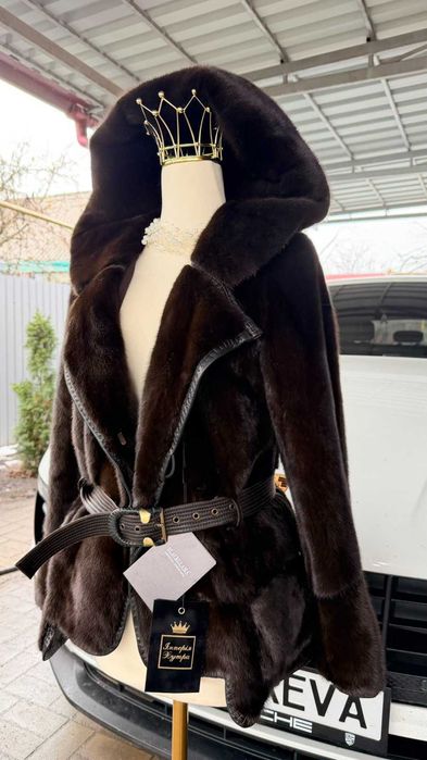 Шикарна норкова шуба , НОВА, хутро BLACKGLAMA