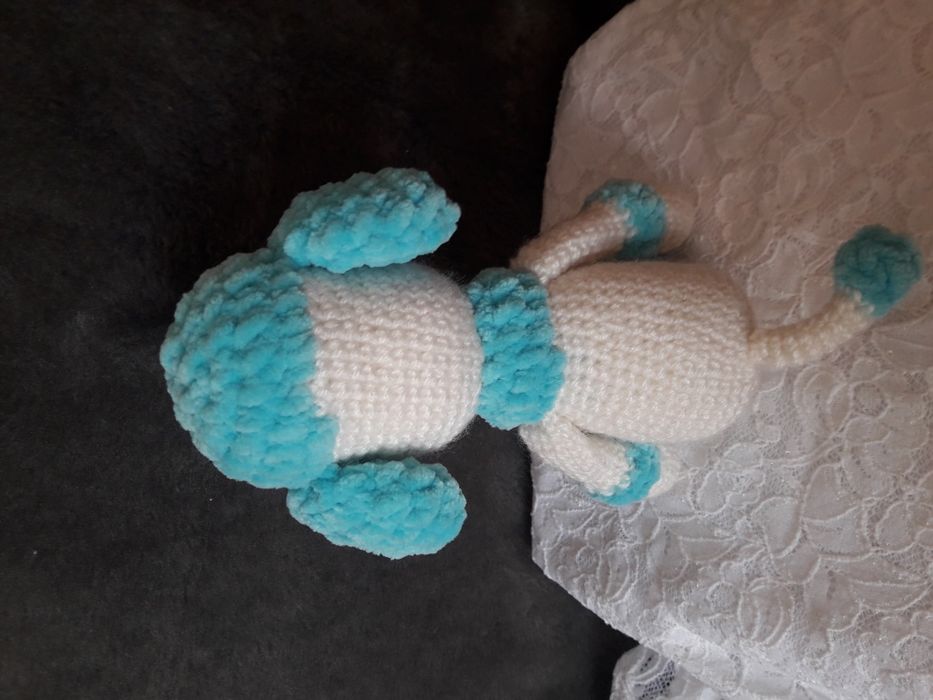 Piesek pudel na szydełku rękodzieło artystyczne zabawka Eko handmade