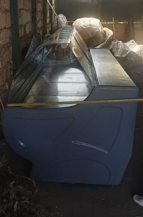 ПРОДАМ холодильну вітрину Cold, 2м