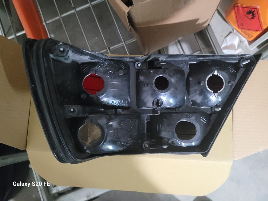 Farol traseiro mercedes