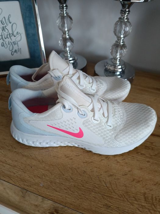 Nike legend react 38,5 białe