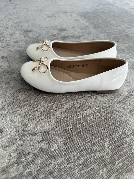 Biale baleriny dla dziewczynki ideal 33