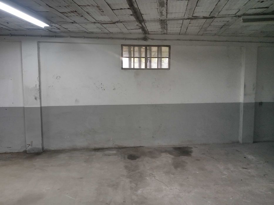 Pequeno armazém disponível