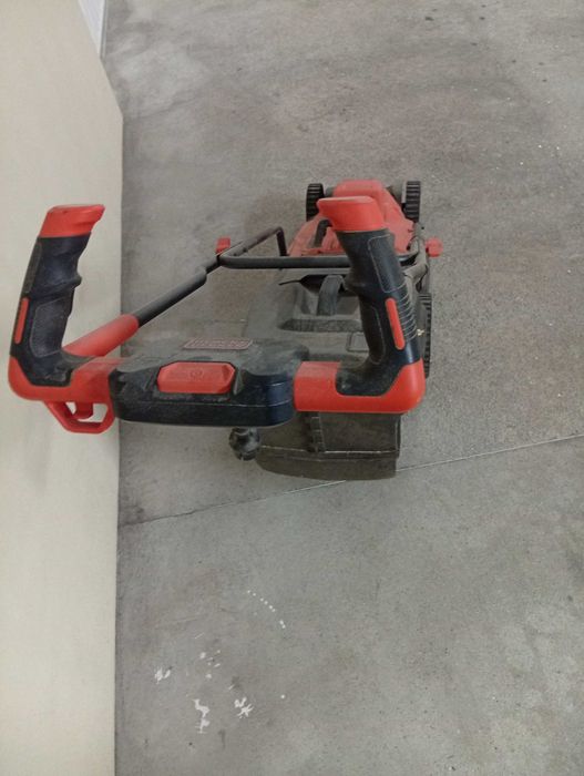 Máquina cortar relva