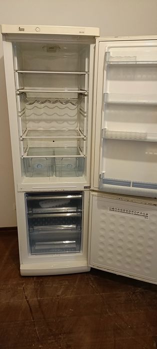 Frigorífico com TEKA