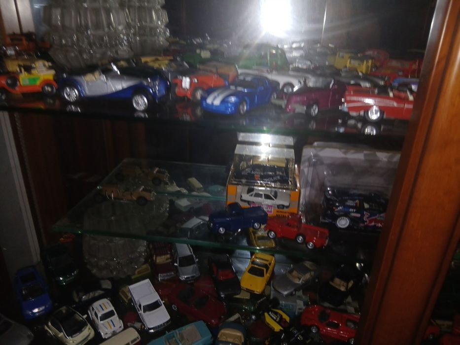 Colecao  140 carro minitura por 700 €
