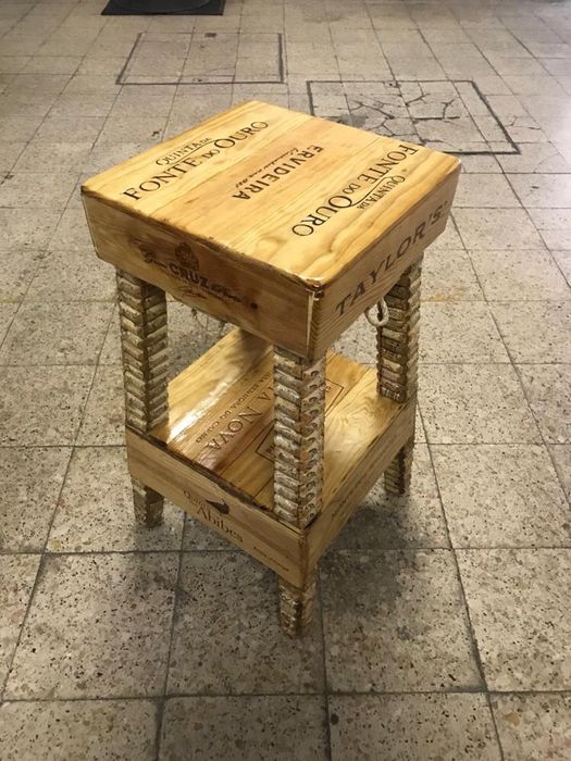 Mesa de bar em madeira