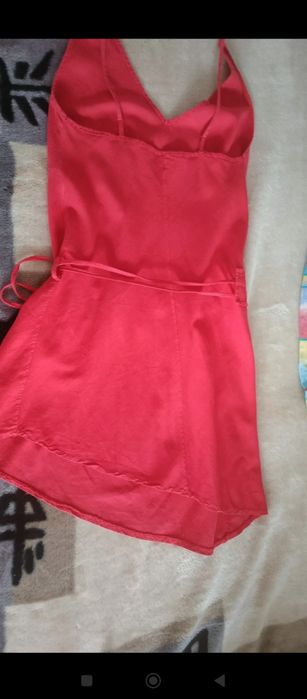 Tunika z ozdobnym paskiem