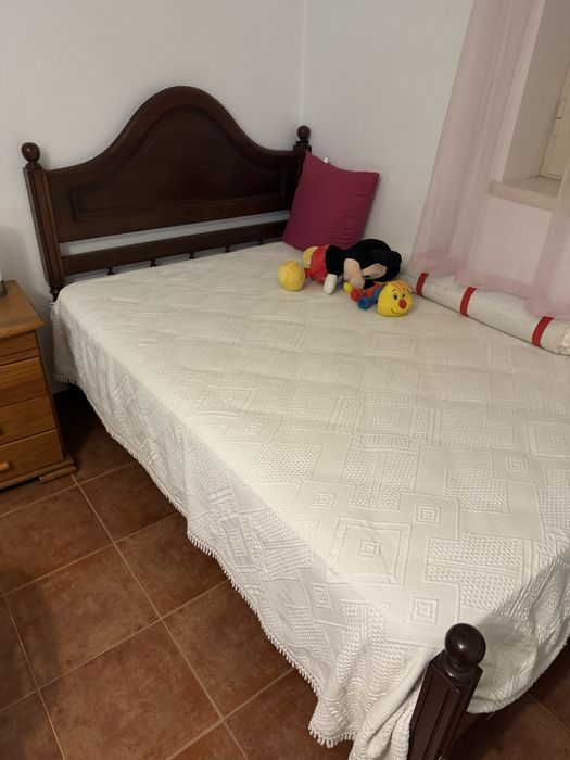 Cama de Solteiro (Corpo e Meio)