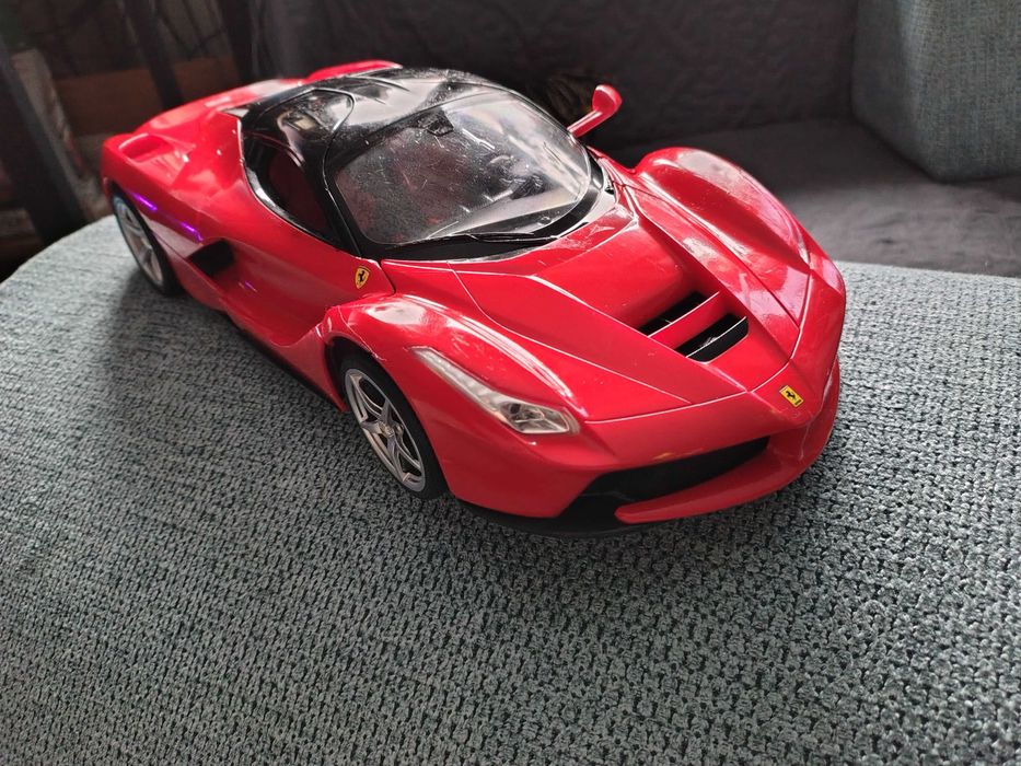 Ferrari zdalnie sterowany + GRATIS