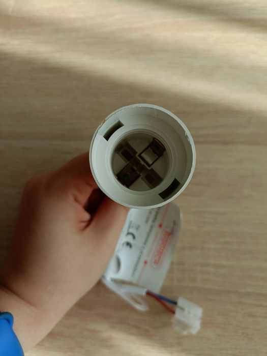 Oprawka lampowa z przewodem