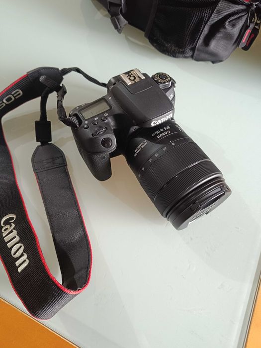 Canon EOS 77D+Canon EF-S 18-135mm