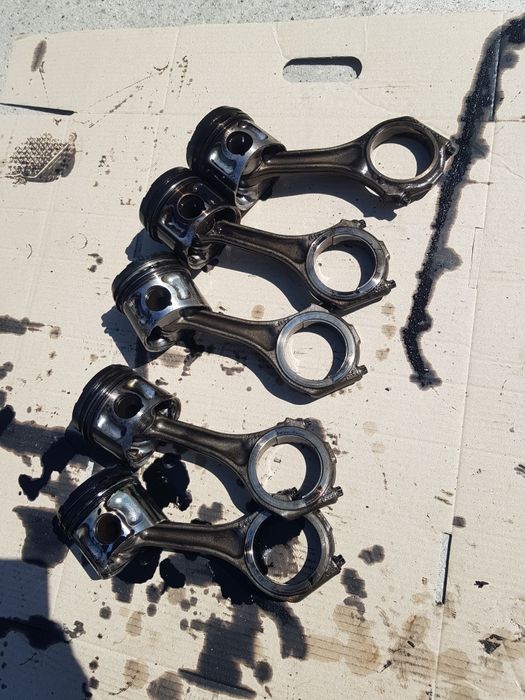 Насос масляний,піддон. Audi A6 c5 2.5tdi. ролік грм,шків,помпа,клапан