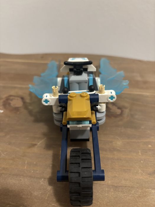 Legi Ninjago lodowy motocykl