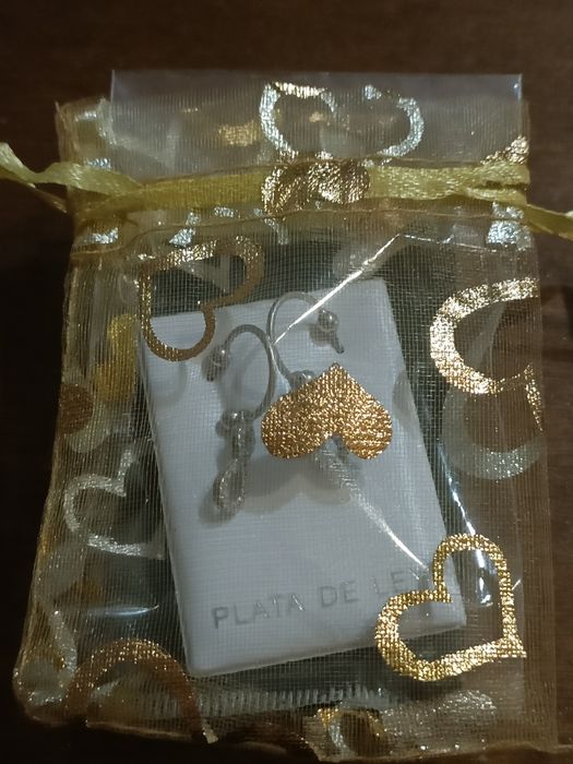 Brincos de argola em prata de lei