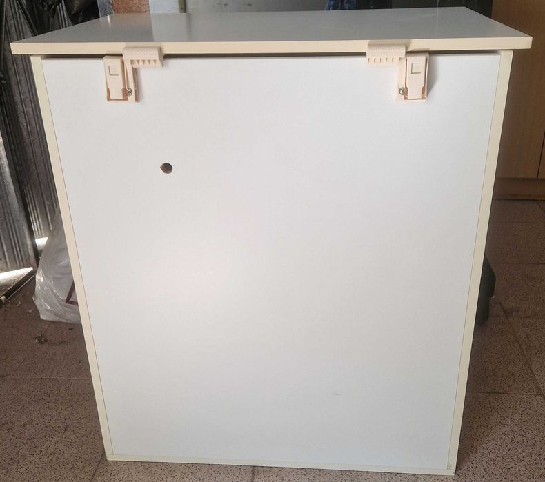 Cómoda branca em muito bom estado, da marca Micuna.