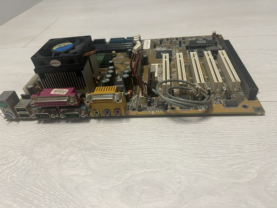 Retro plyta główna