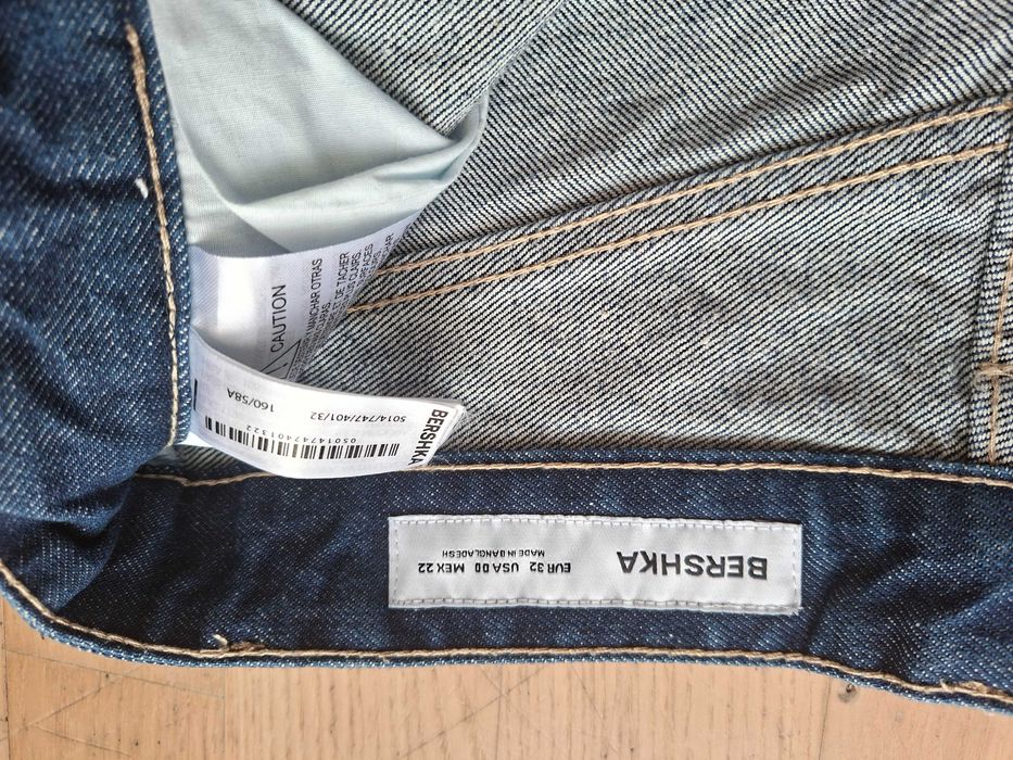 Jeansy Bershka 32