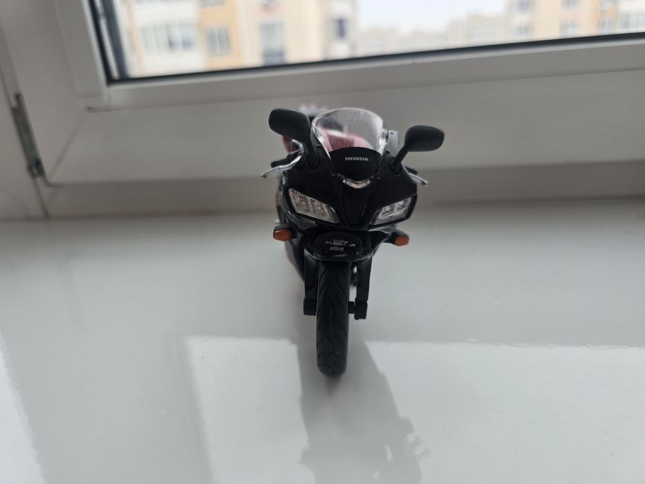 Мотоцикл металевий Honda CBR 600RR, Maisto