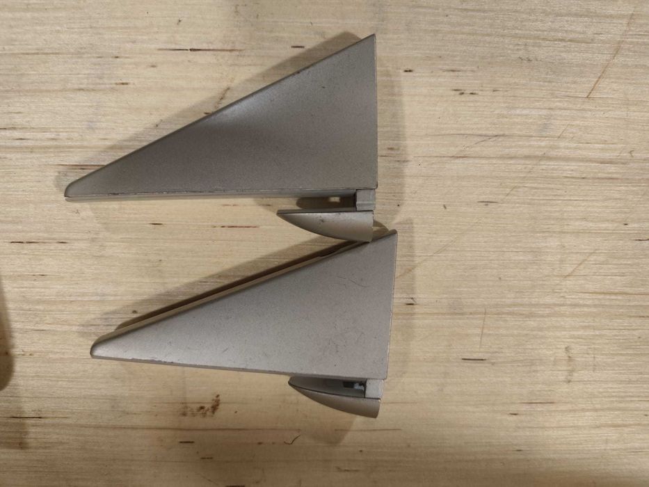 Suportes em inox para prateleiras