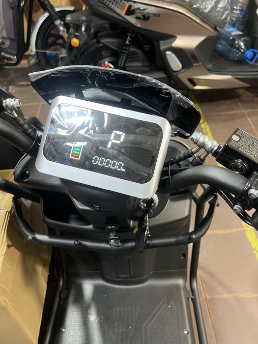 Продам электроскутер CROSSER CR-13