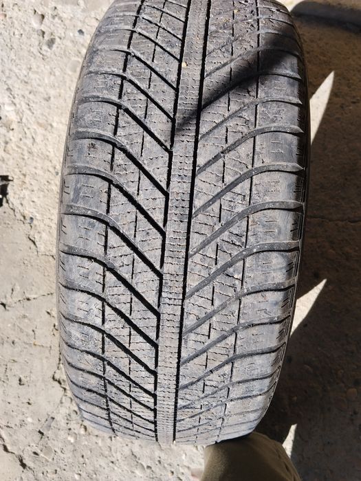Opony  225,50/17