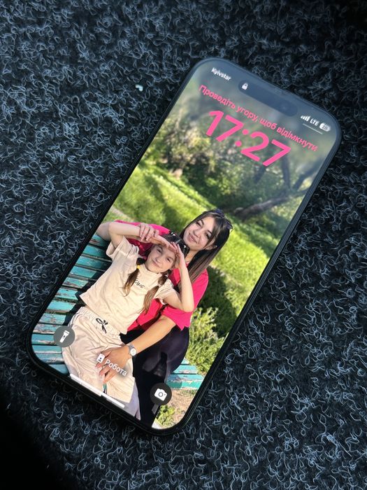 Продам айфон 16 про 128