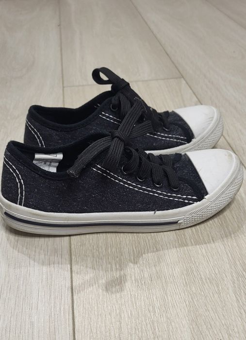 Дитячі чорні кеди 33 розмір, Польща