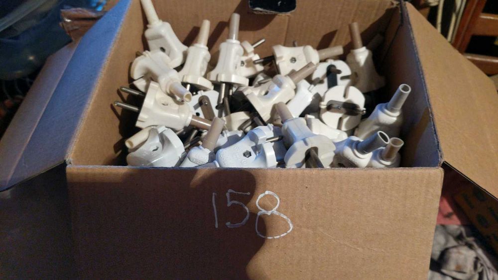 Вилка електрична 220 Вольт