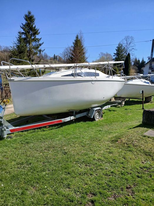 Jacht żaglowy Phobos 19